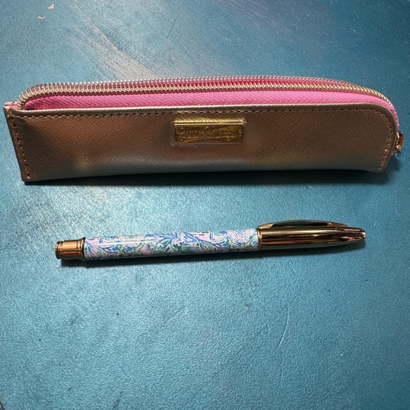 Lilly Pulitzer Pink and Gold Pen Set - Picture 2 of 3
